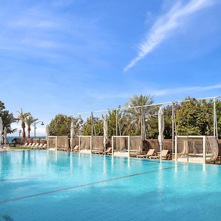 Neptune Eilat By Dan Hotels Ngoại thất bức ảnh The pool at the hotel