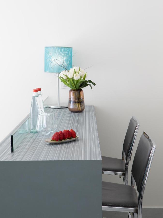 Neptune Eilat By Dan Hotels Ngoại thất bức ảnh A table with a tablecloth