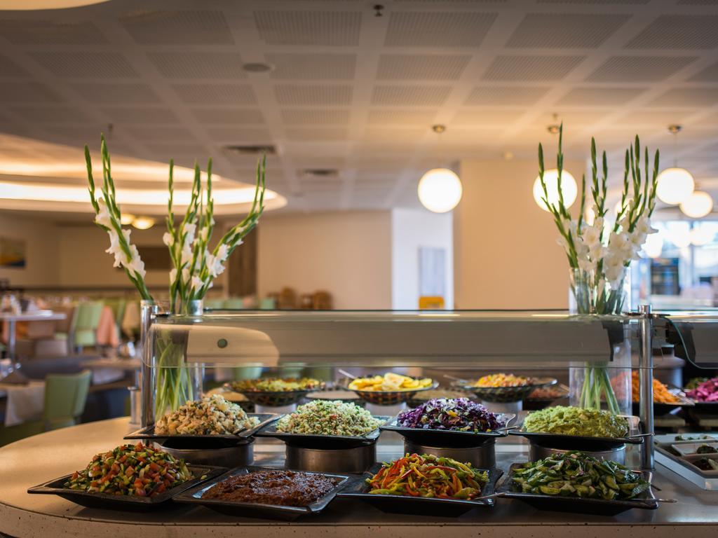 Neptune Eilat By Dan Hotels Ngoại thất bức ảnh A salad bar