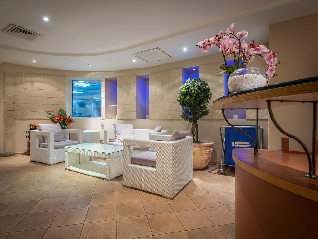 Neptune Eilat By Dan Hotels Ngoại thất bức ảnh The interior of the airport