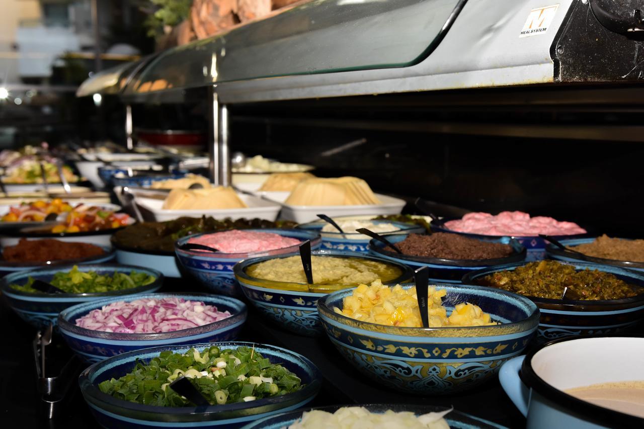 Neptune Eilat By Dan Hotels Ngoại thất bức ảnh Israeli salad