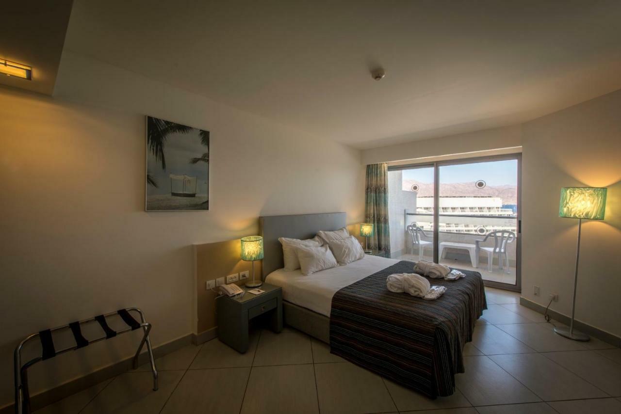 Neptune Eilat By Dan Hotels Ngoại thất bức ảnh A room at the hotel